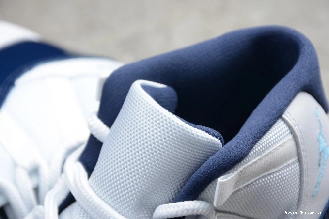 378037-123 11 Navy Retro Midnight Jordan Air 0822